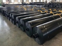 浅水藕池和鱼池防渗可采用HDPE土工膜或者复合土工膜