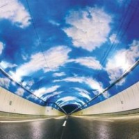隧道顶部彩绘蓝天白云
